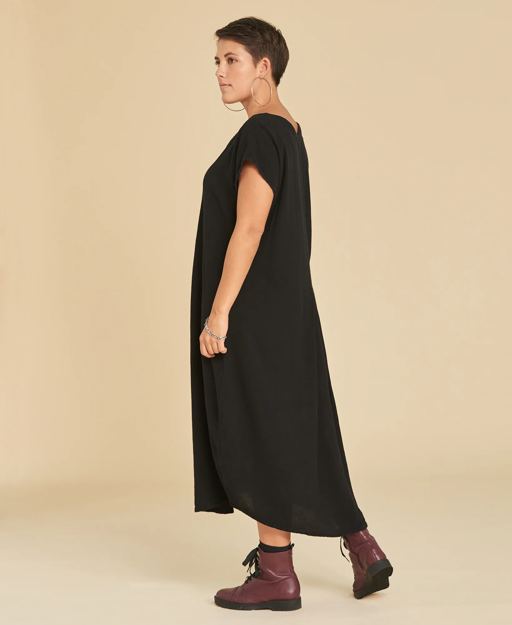Vestido midi de algodón con manga corta Natalie color negro