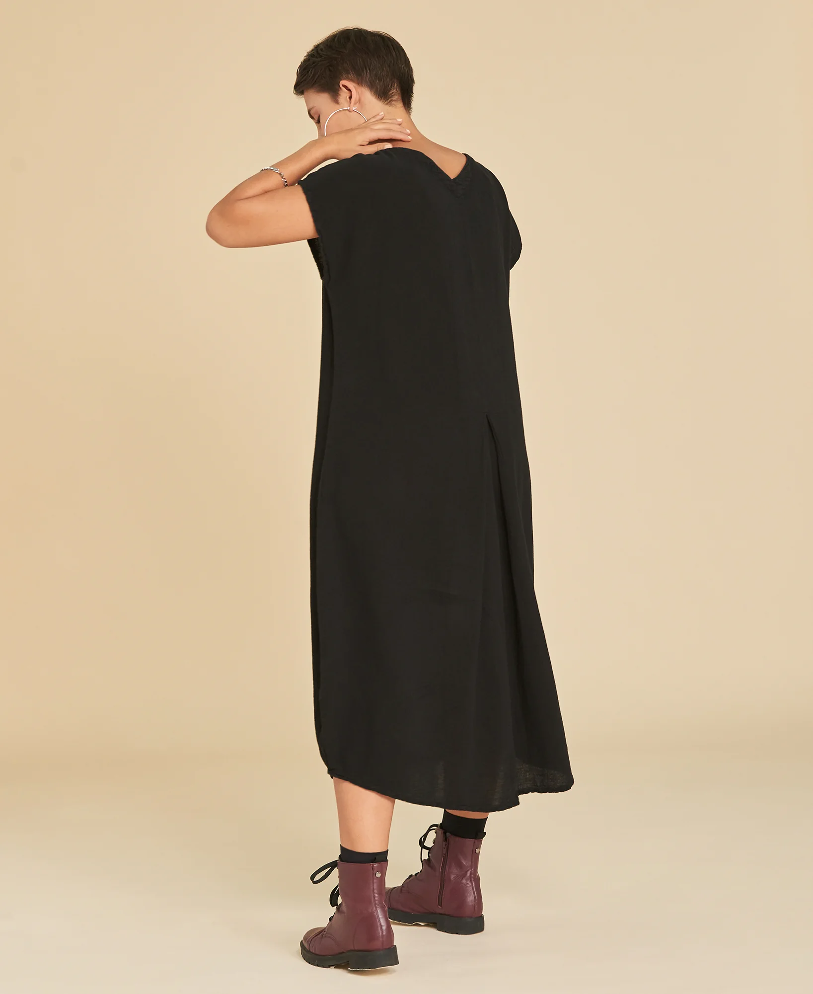 Vestido midi de algodón con manga corta Natalie color negro