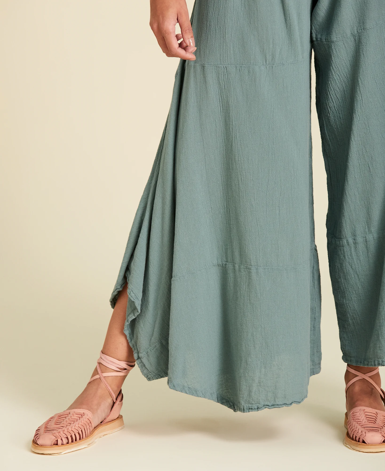 Pantalón ancho de manta Island color verde gris