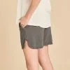 Short de algodón con bolsas Shorty color gris oscuro Graphite