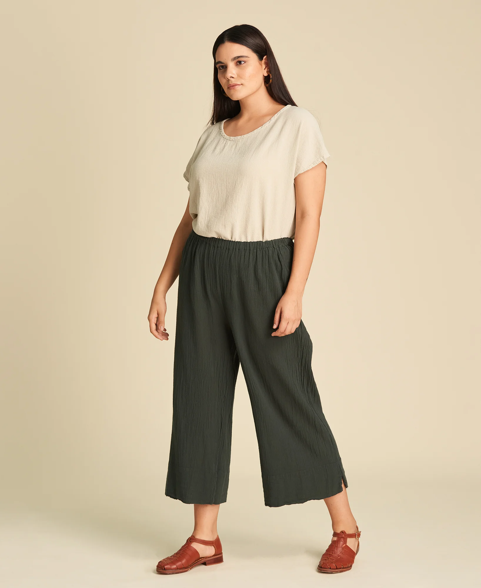 Pantalon capri Paula color Juniper