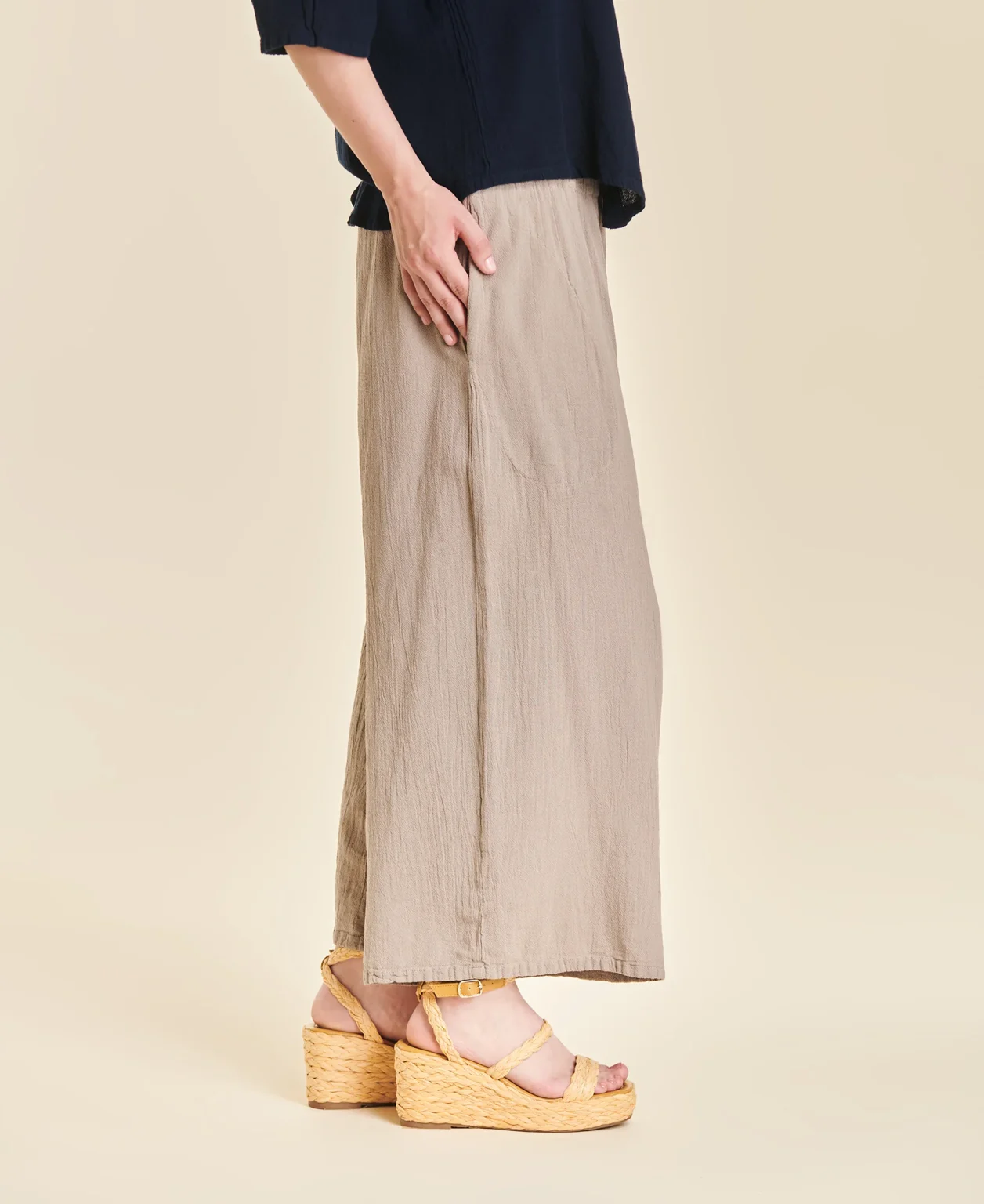 bea_taupe_3-1256x1536-1.webp Bea