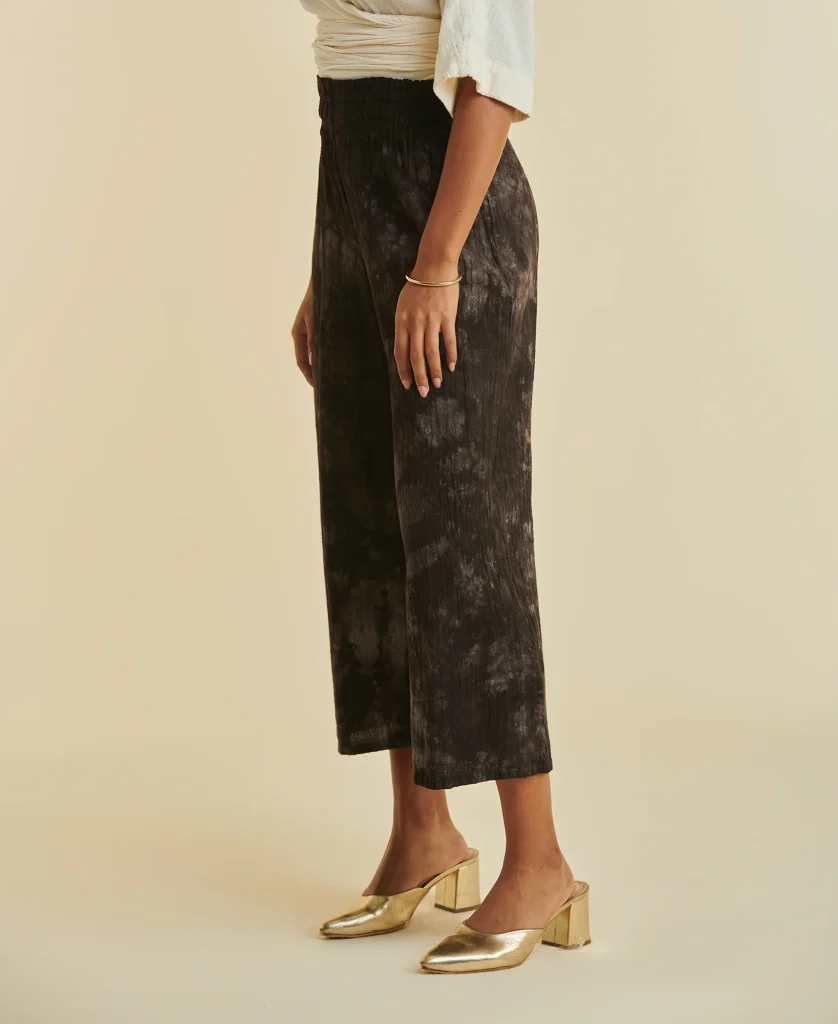 emilia_washed_ebony_3-838x1024-1.webp Emilia