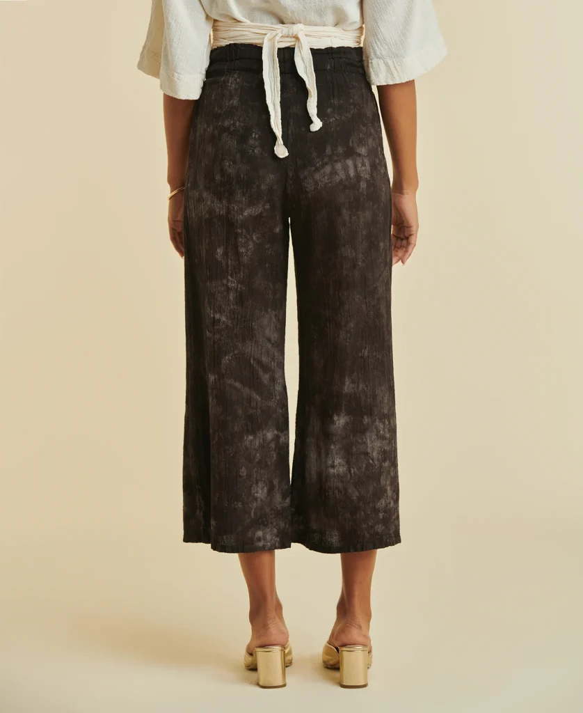 emilia_washed_ebony_4-838x1024-1.webp Emilia
