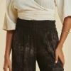 emilia_washed_ebony_5-838x1024-1.webp Emilia